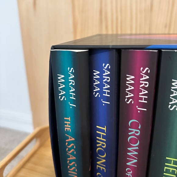 Throne of Glass Complete Collection Box Set - Picture 4 of 6
